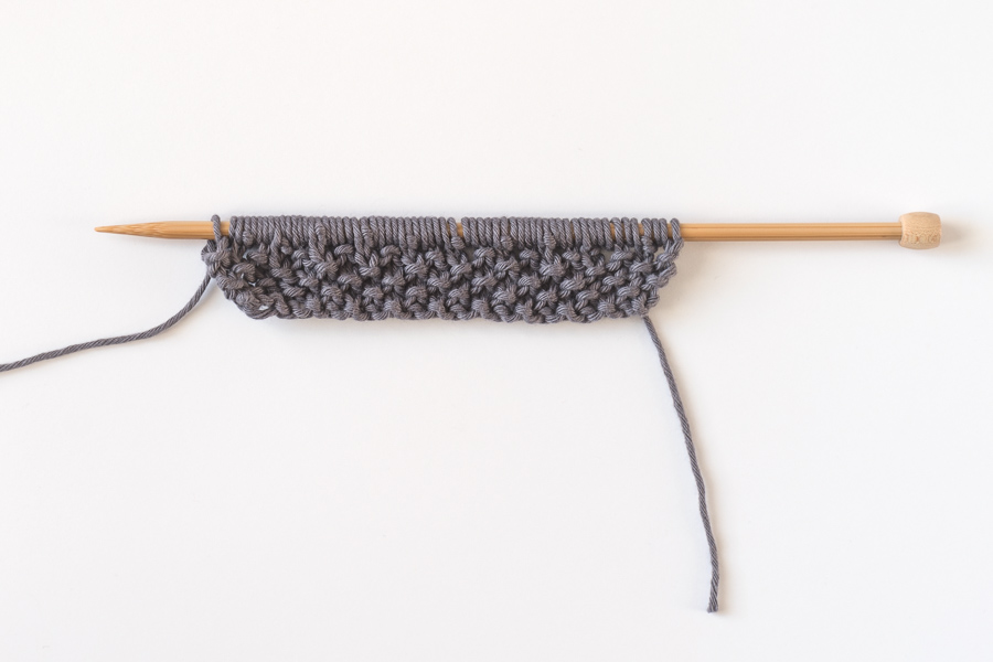 Waterfall mug rug | Knitting pattern - Mirella Moments