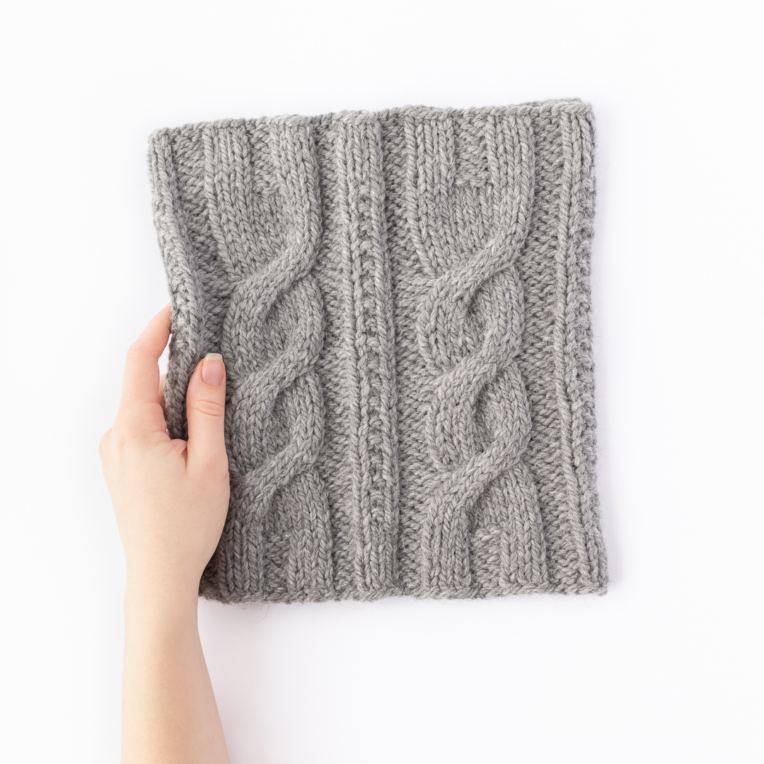Chunky Cable Cowl knitting pattern - Mirella Moments