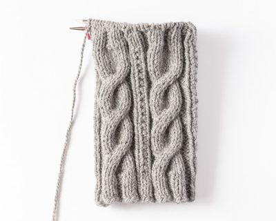 Chunky Cable Cowl knitting pattern - Mirella Moments