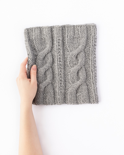 Chunky Cable Cowl knitting pattern - Mirella Moments